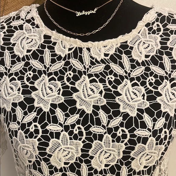 Haute Monde White Lace Flutter Sleeve Blouse Size Small - Picture 2 of 7